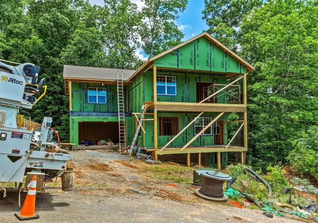 Photo 2 of Single family home for sale at 23 Village Overlook Loop, Swannanoa, NC 28778 | MLS# 4403854 | Listing updated on 2026-08-28