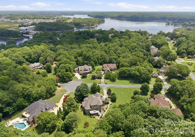 Photo 5 of Single family home for sale at 579 Morning Glory Ct, Clover, SC 29710 | MLS# 4403862 | Listing updated on 2026-08-30