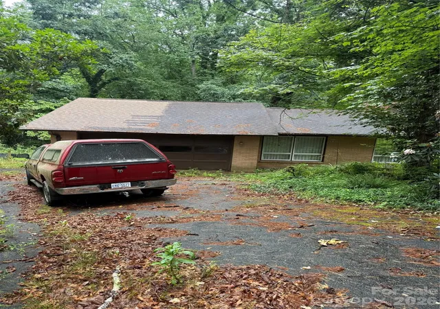 4th image of 118 Brightwater Hts Dr, Hendersonville, NC 28791 | MLS# 4403863