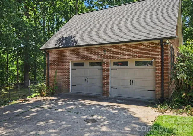 Photo 3 of Single family home for sale at 121 Country Crk Dr, Kings Mountain, NC 28086 | MLS# 4403864 | Listing updated on 2026-08-21