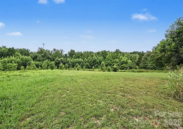 Photo 3 of Single family home for sale at 3999 Fincher Rd, Matthews, NC 28104 | MLS# 4403875 | Listing updated on 2026-10-16