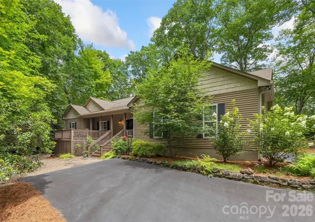 Photo 1 of Single family home for sale at 141 Dolly Ln, Highlands, NC 28741 | MLS# 4403878 | Listing updated on 2026-07-25