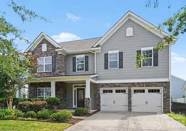 Photo 1 of Single family home for sale at 5810 Castlecove Rd, Charlotte, NC 28273 | MLS# 4403893 | Listing updated on 2026-09-06