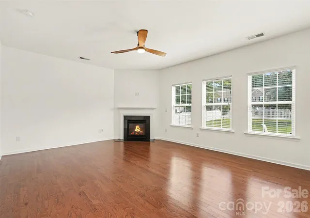 Photo 3 of Single family home for sale at 5810 Castlecove Rd, Charlotte, NC 28273 | MLS# 4403893 | Listing updated on 2026-09-21
