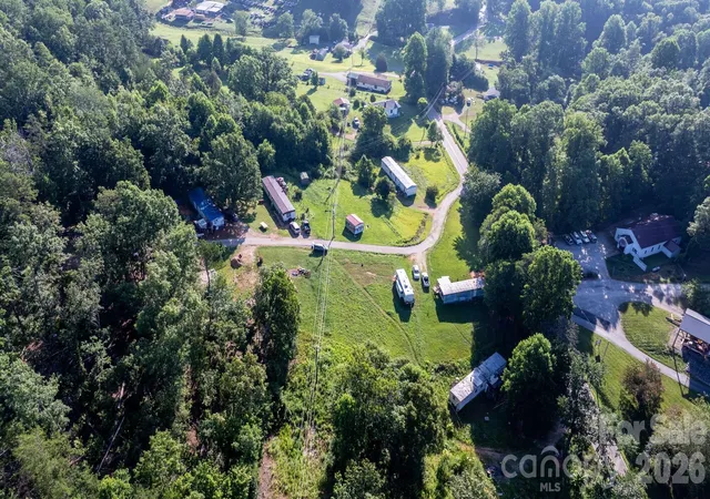 Photo 4 of Single family home for sale at 14 Calhoun Dr, Marion, NC 28752 | MLS# 4403910 | Listing updated on 2026-08-17