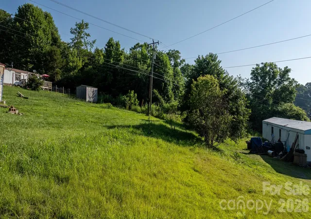 Photo 9 of Single family home for sale at 14 Calhoun Dr, Marion, NC 28752 | MLS# 4403910 | Listing updated on 2026-08-17