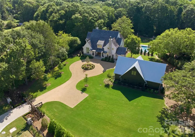 Photo 2 of Single family home for sale at 1212 Gardendale Rd, Fort Mill, SC 29708 | MLS# 4403913 | Listing updated on 2026-09-16