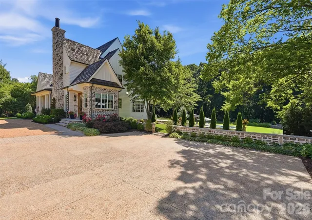 Photo 4 of Single family home for sale at 1212 Gardendale Rd, Fort Mill, SC 29708 | MLS# 4403913 | Listing updated on 2026-09-16