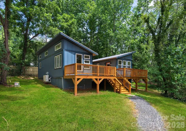 1st image of 30 Pine Rd, Asheville, NC 28805 | MLS# 4403930