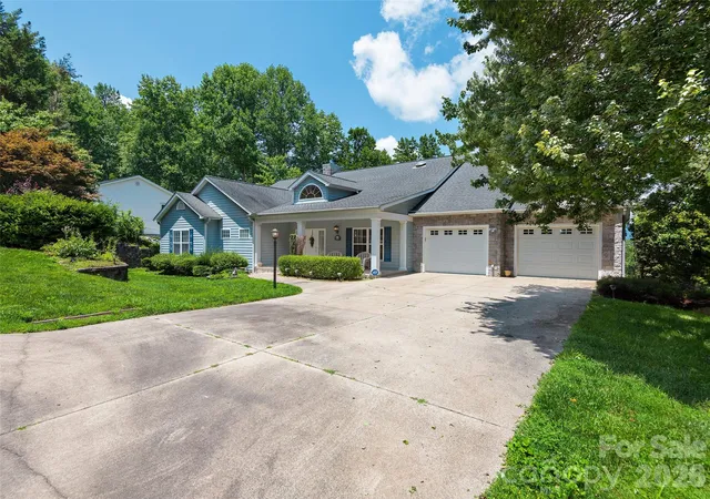 2nd image of 84 Red Cedar Dr, Hendersonville, NC 28792 | MLS# 4403937