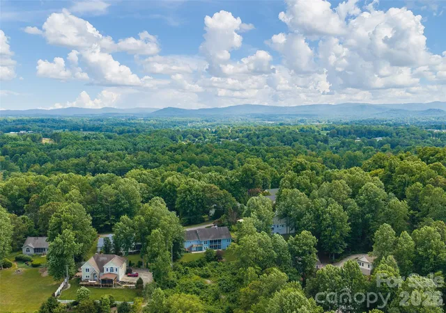 38th image of 84 Red Cedar Dr, Hendersonville, NC 28792 | MLS# 4403937