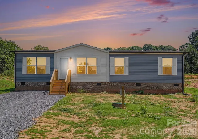 3rd image of 3034 Drake Cir, Shelby, NC 28152 | MLS# 4403944