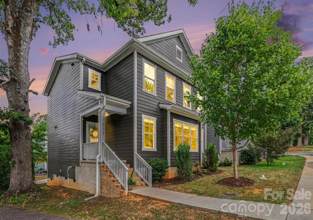 Photo 1 of Single family home for sale at 517 Brevard St, Waxhaw, NC 28173 | MLS# 4403950 | Listing updated on 2026-08-25