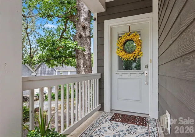 Photo 2 of Single family home for sale at 517 Brevard St, Waxhaw, NC 28173 | MLS# 4403950 | Listing updated on 2026-08-25