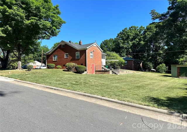 Photo 3 of Single family home for sale at 600 W Cama St #8, Charlotte, NC 28217 | MLS# 4403956 | Listing updated on 2026-08-24