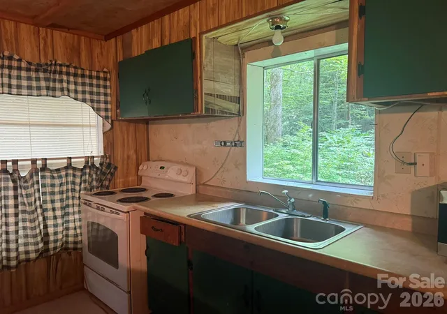 Photo 5 of Single family home for sale at 181 Lyman Ln, Rosman, NC 28772 | MLS# 4403958 | Listing updated on 2026-08-26