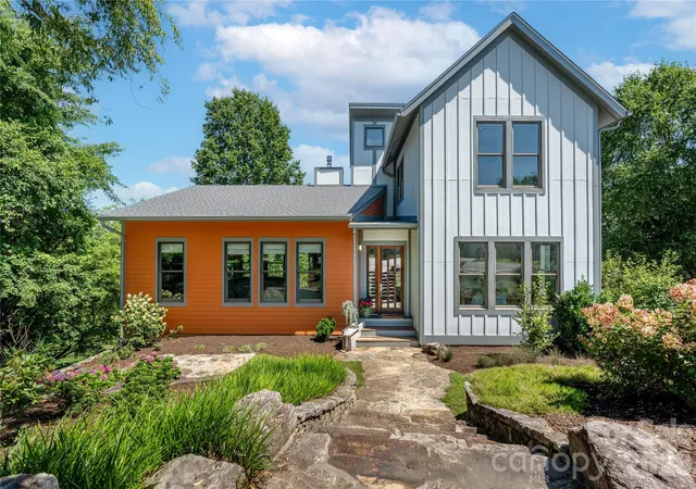 Photo 2 of Single family home for sale at 31 Grey River Run, Asheville, NC 28804 | MLS# 4403960 | Listing updated on 2026-09-12