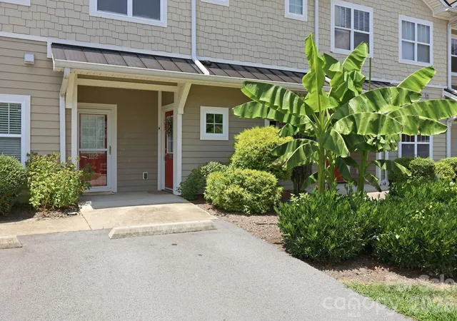 2nd image of 123 Foxden Dr #202, Fletcher, NC 28732 | MLS# 4404022