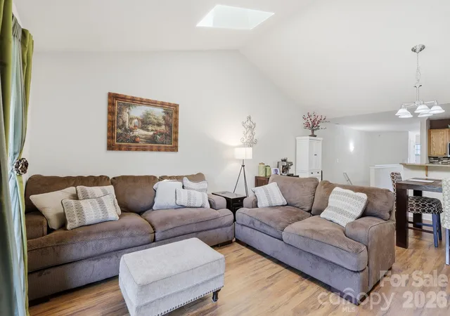 3rd image of 123 Foxden Dr, Fletcher, NC 28732