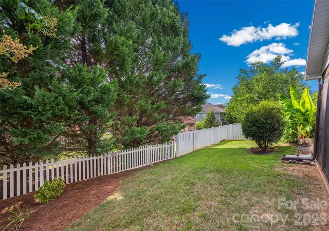 Photo 5 of Single family home for sale at 3339 Kingshire Way, Clover, SC 29710 | MLS# 4404024 | Listing updated on 2026-08-28