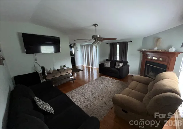 Photo 5 of Single family home for sale at 160 Tabernacle Church Rd, Mc Bee, SC 29101 | MLS# 4404027 | Listing updated on 2026-08-17