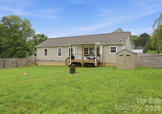 1st image of 417 Glover St, Hendersonville, NC 28792 | MLS# 4404033