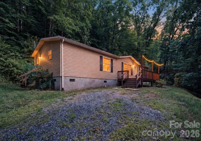 Photo 1 of Single family home for sale at 55 Twin Oaks Ln, Spruce Pine, NC 28777 | MLS# 4404051 | Listing updated on 2026-08-05