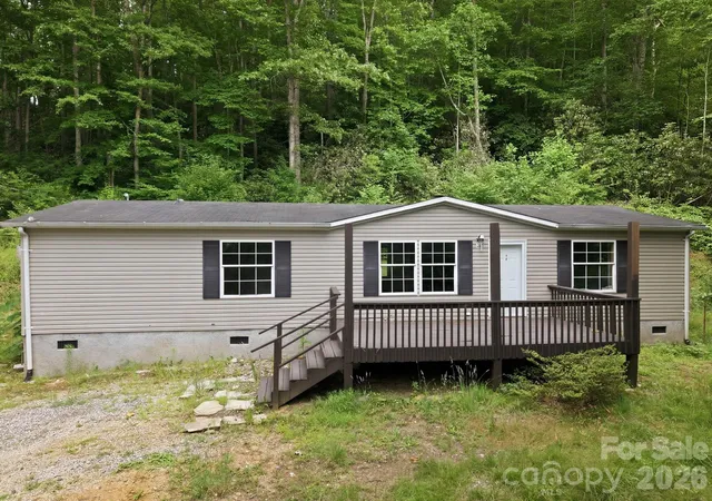 Photo 4 of Single family home for sale at 55 Twin Oaks Ln, Spruce Pine, NC 28777 | MLS# 4404051 | Listing updated on 2026-08-05