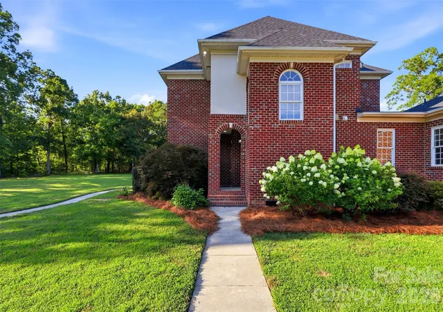 Photo 4 of Single family home for sale at 9620 Covey Trl, Indian Trail, NC 28079 | MLS# 4404053 | Listing updated on 2026-09-23