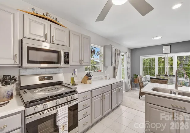 Photo 3 of Single family home for sale at 28 Secretariat Dr, Hendersonville, NC 28792 | MLS# 4404069 | Listing updated on 2026-07-20