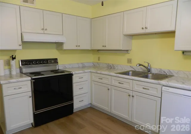 4th image of 4902 Spring Lake Dr, Charlotte, NC 28212 | MLS# 4404086