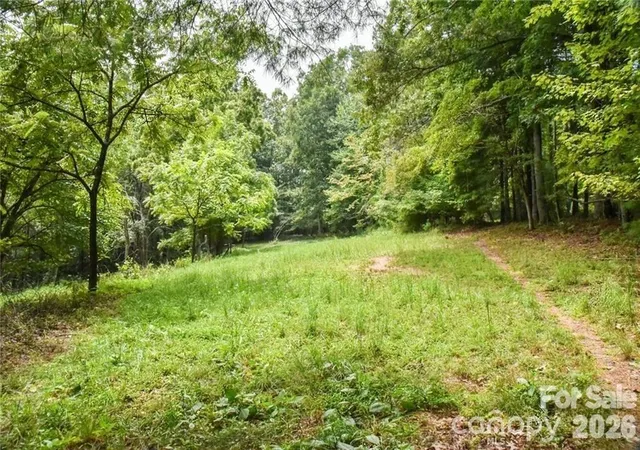 image of 19 Laurel Loop Rd, Fairview, NC 28730 | MLS# 4404088