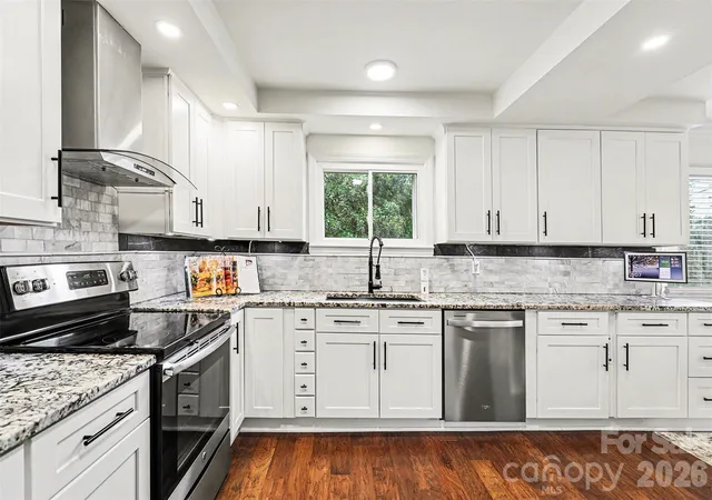 Photo 2 of Single family home for sale at 123 Old Bell Rd, Charlotte, NC 28270 | MLS# 4404093 | Listing updated on 2026-10-14
