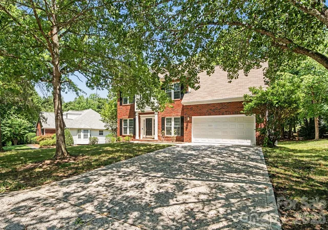Photo 2 of Single family home for sale at 13319 Damson Dr, Huntersville, NC 28078 | MLS# 4404099 | Listing updated on 2026-10-02