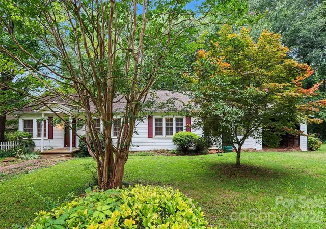 2nd image of 515 N Hill St, Dallas, NC 28034 | MLS# 4404106
