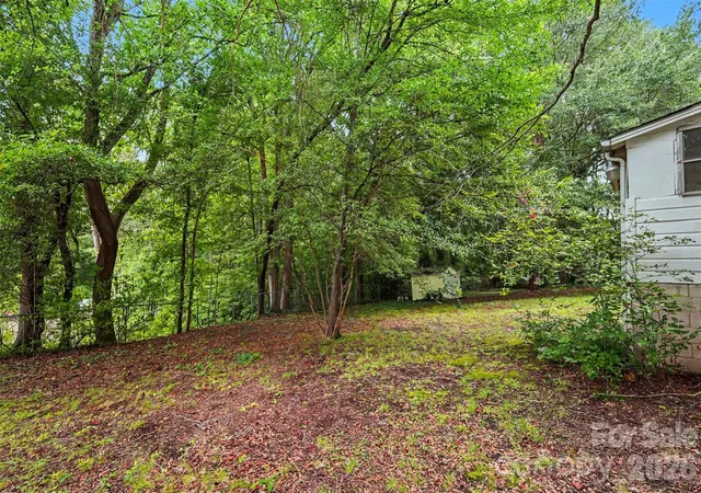 37th image of 515 N Hill St, Dallas, NC 28034 | MLS# 4404106