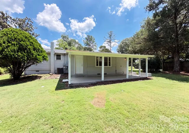 Photo 4 of Sale Pending at 9801 Hannon Rd, Mint Hill, NC 28227 | MLS# 4404107 | Listing updated on 2026-09-22