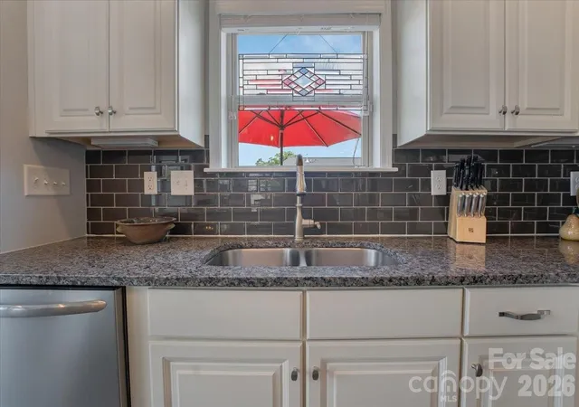 Photo 3 of Sale Pending at 103 Canter Ln, Mooresville, NC 28115 | MLS# 4404133 | Listing updated on 2026-10-02