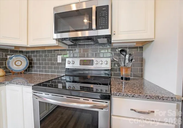 Photo 4 of Sale Pending at 103 Canter Ln, Mooresville, NC 28115 | MLS# 4404133 | Listing updated on 2026-10-02