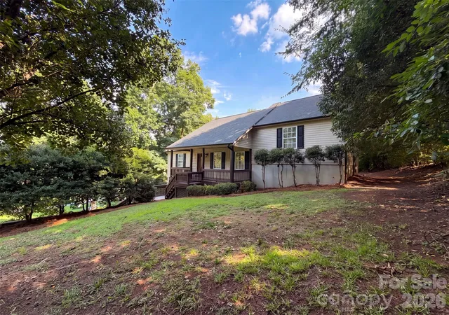 Photo 1 of Single family home for sale at 930 Marshall Dr, Concord, NC 28027 | MLS# 4404143 | Listing updated on 2026-08-13