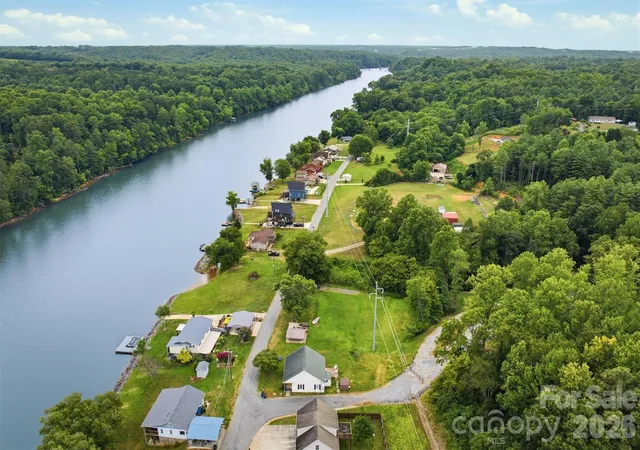 Photo 3 of Single family home for sale at 302 Catawba Ave, Hickory, NC 28601 | MLS# 4404145 | Listing updated on 2026-08-12