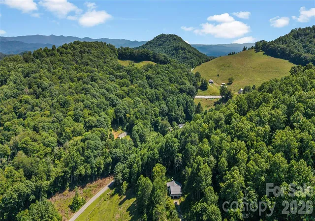Photo 3 of Single family home for sale at 2879 Chandler Crk Rd, Mars Hill, NC 28754 | MLS# 4404157 | Listing updated on 2026-08-28