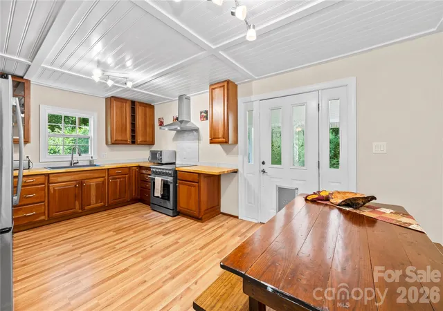 Photo 3 of Single family home for sale at 2879 Chandler Crk Rd, Mars Hill, NC 28754 | MLS# 4404157 | Listing updated on 2026-08-28