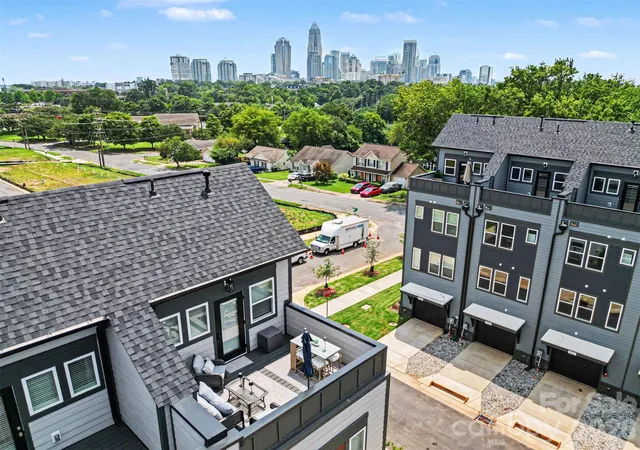 Photo 4 of Townhouse for sale at 1607 Polk St, Charlotte, NC 28206 | MLS# 4404175 | Listing updated on 2026-08-27