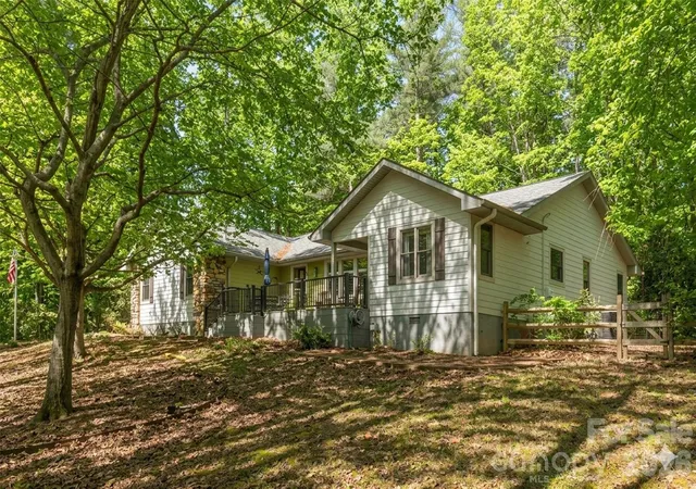 5th image of 128 Camellia Way, Hendersonville, NC 28739 | MLS# 4404183