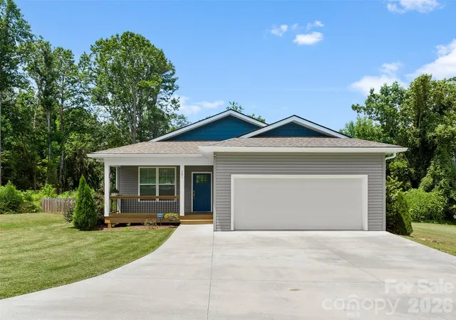 2nd image of 201 N Mapleton Dr, East Flat Rock, NC 28726 | MLS# 4404187