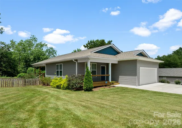 3rd image of 201 N Mapleton Dr, East Flat Rock, NC 28726 | MLS# 4404187