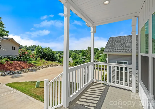 Photo 3 of Single family home for sale at 135 Bellamy Rd, Asheville, NC 28806 | MLS# 4404199 | Listing updated on 2026-09-27