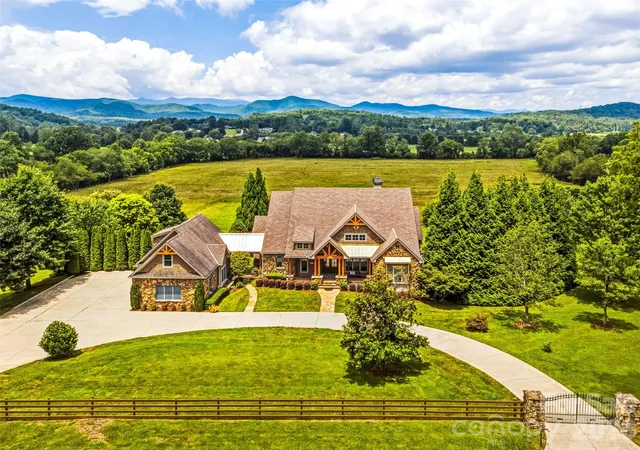Photo 1 of Mansion for sale at 280 Walnut Holw Rd, Brevard, NC 28712 | MLS# 4404211 | Listing updated on 2026-08-03
