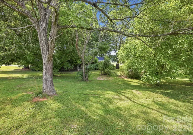 Photo 3 of Single family home for sale at 601 Faith Rd, Mooresville, NC 28115 | MLS# 4404228 | Listing updated on 2026-10-07